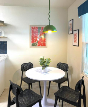Vintage Casita - 2 Bed, Pet Friendly!